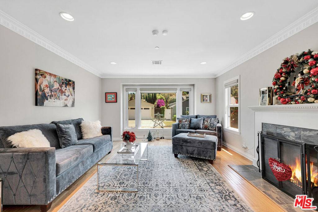 Studio City, CA 91604,3733 Willowcrest AVE