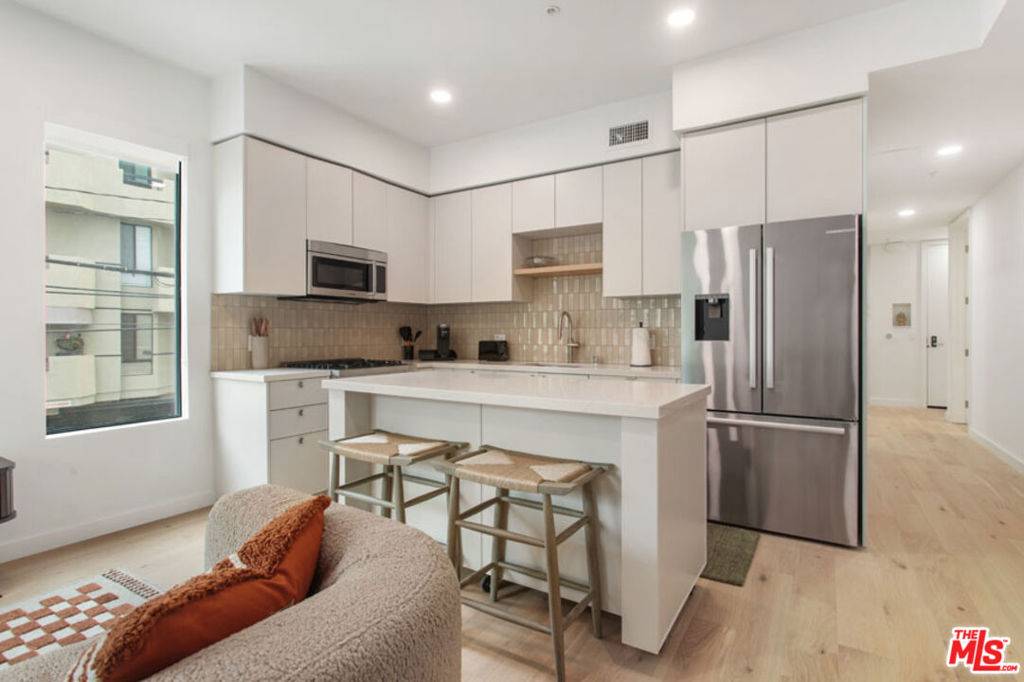 Los Angeles, CA 90025,10310 Santa Monica BLVD #311