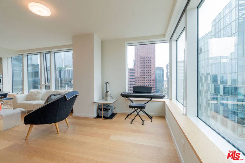 Los Angeles, CA 90017,889 Francisco ST #1903