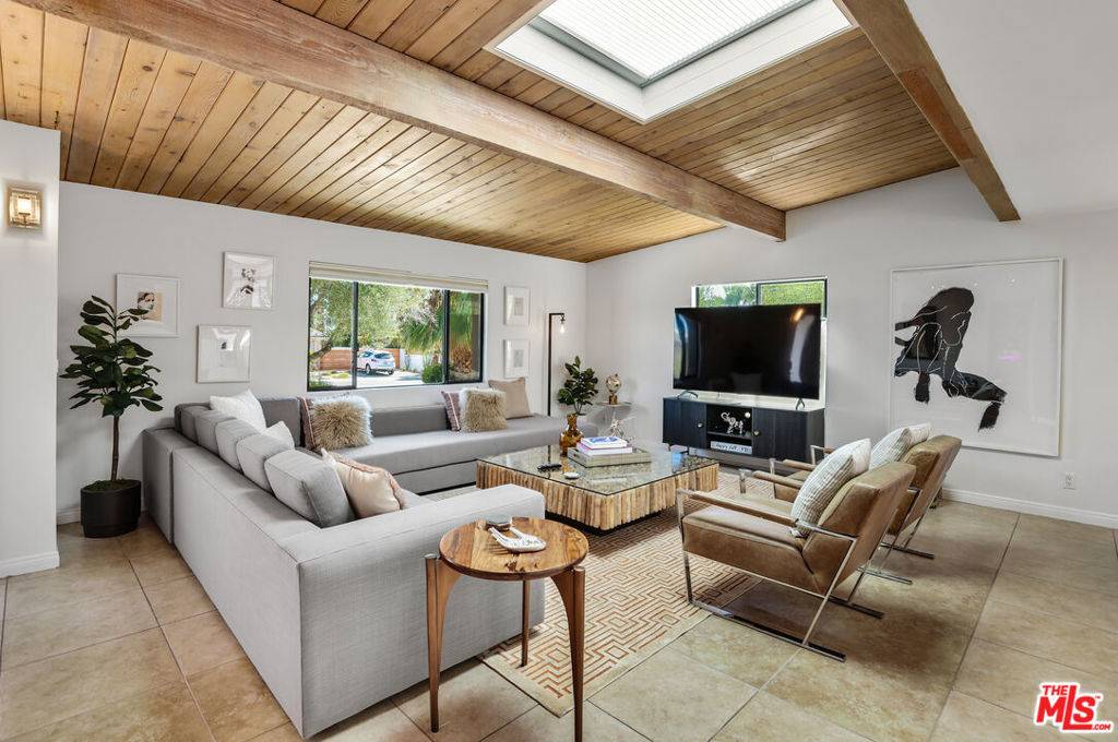 Palm Springs, CA 92262,550 E Miraleste CT