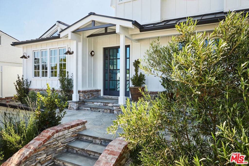Pacific Palisades, CA 90272,645 Palmera AVE