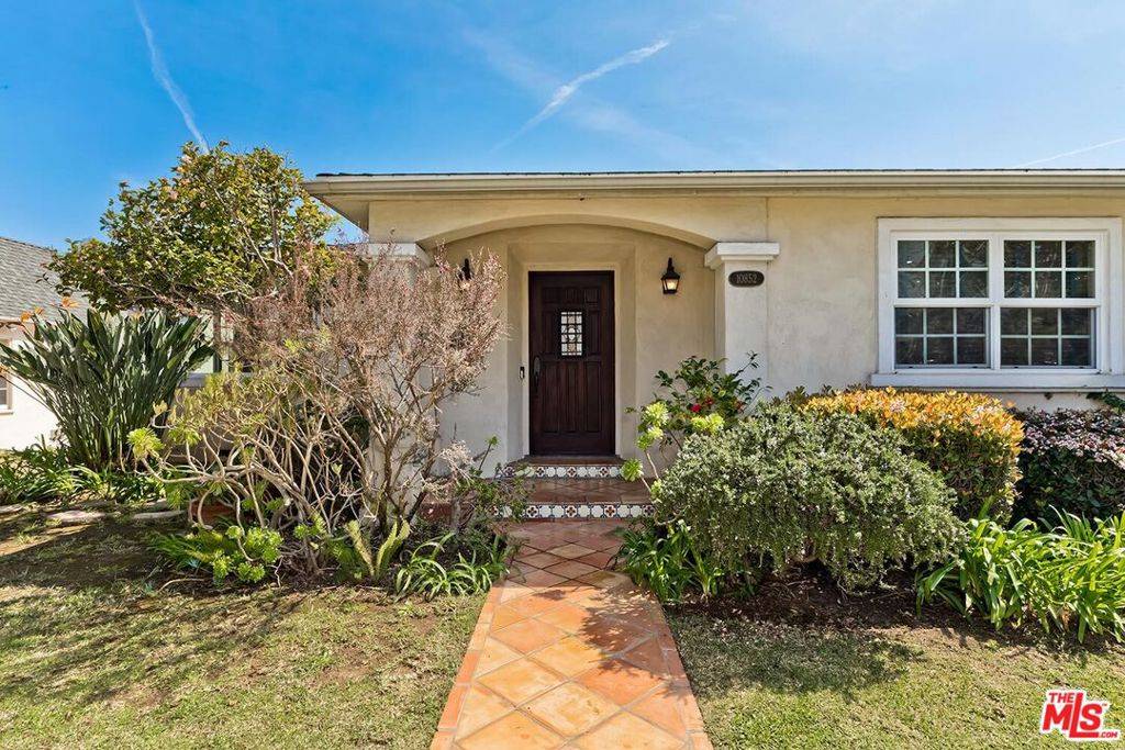 Los Angeles, CA 90024,10852 Wellworth AVE