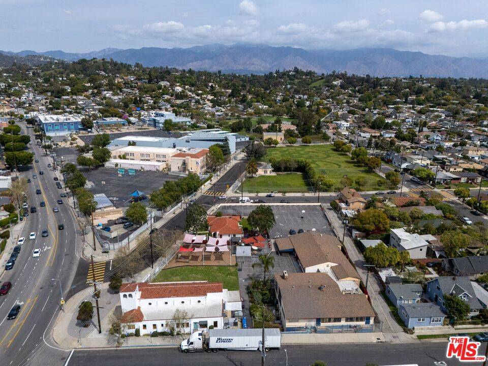 Los Angeles, CA 90042,6338 N Figueroa ST