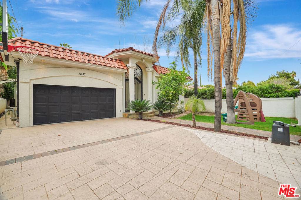 Tarzana, CA 91356,5317 Mecca AVE