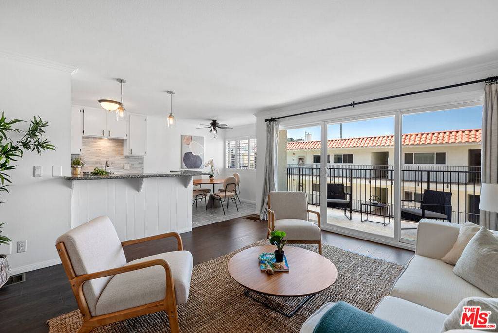 Hermosa Beach, CA 90254,1720 Ardmore AVE #222