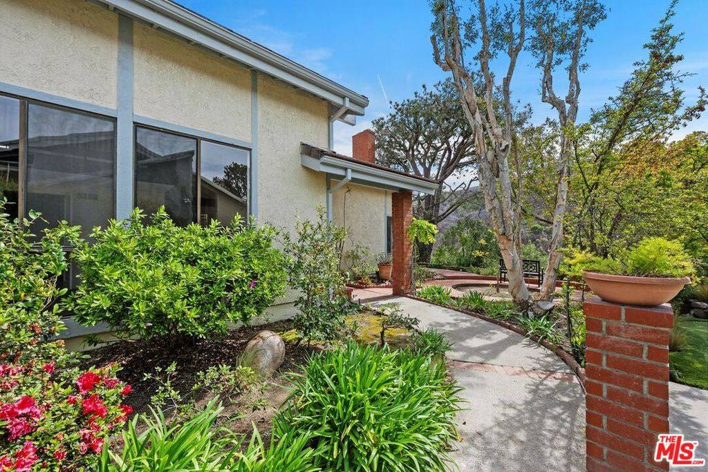 Pacific Palisades, CA 90272,1317 Avenida De Cortez
