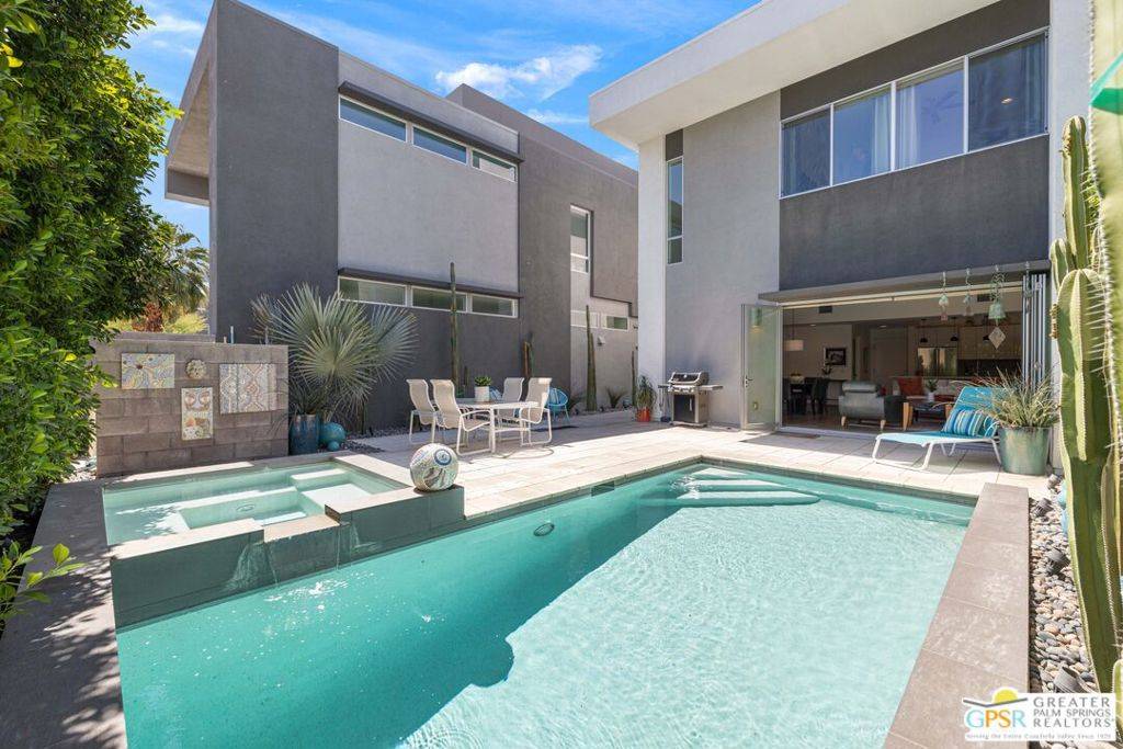 Palm Springs, CA 92264,1230 Surrey LN