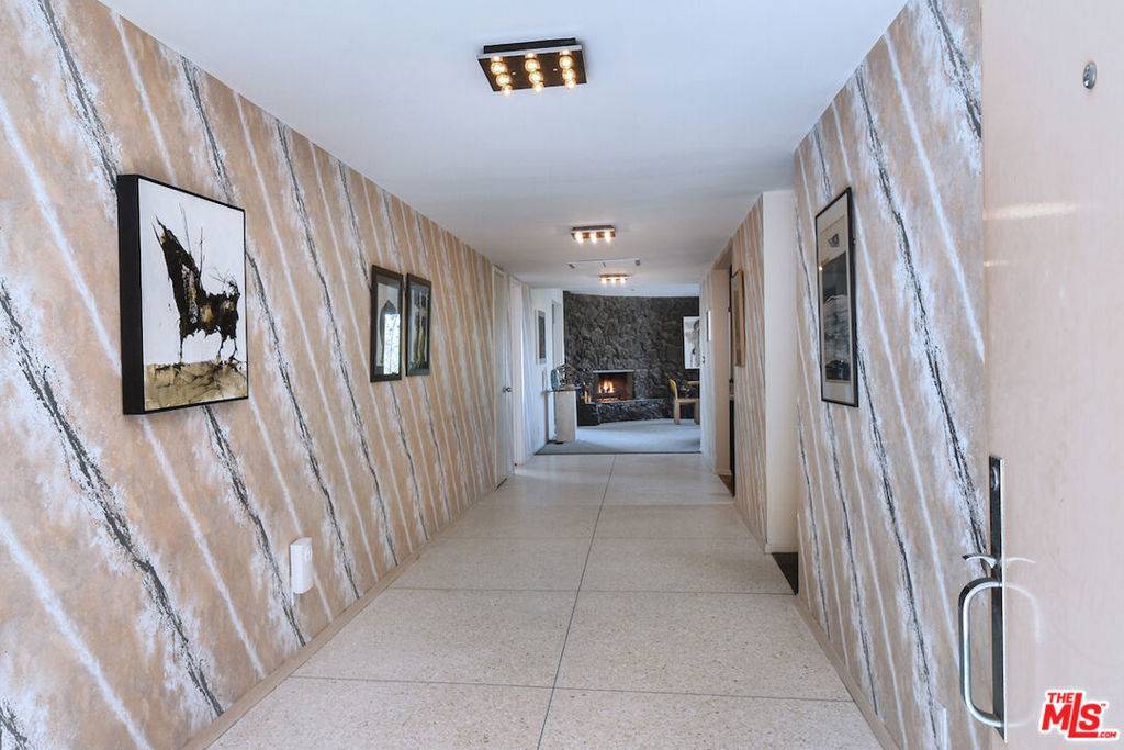 Encino, CA 91436,3344 Alginet DR