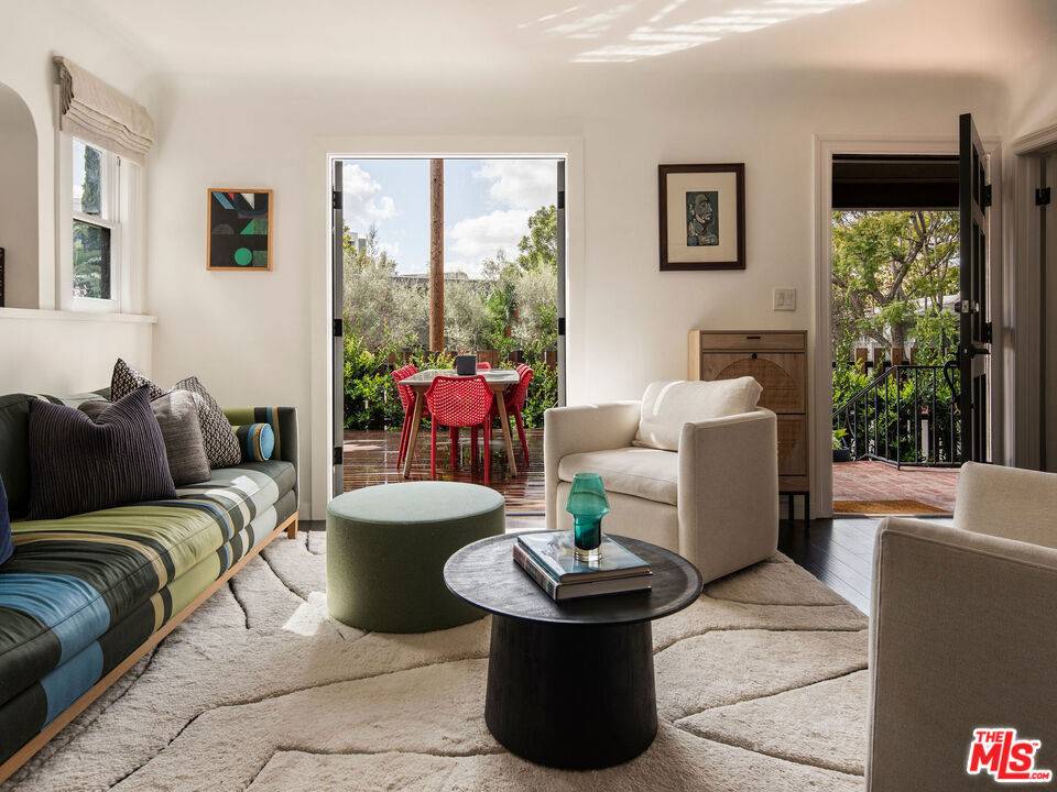 West Hollywood, CA 90069,9015 Keith AVE