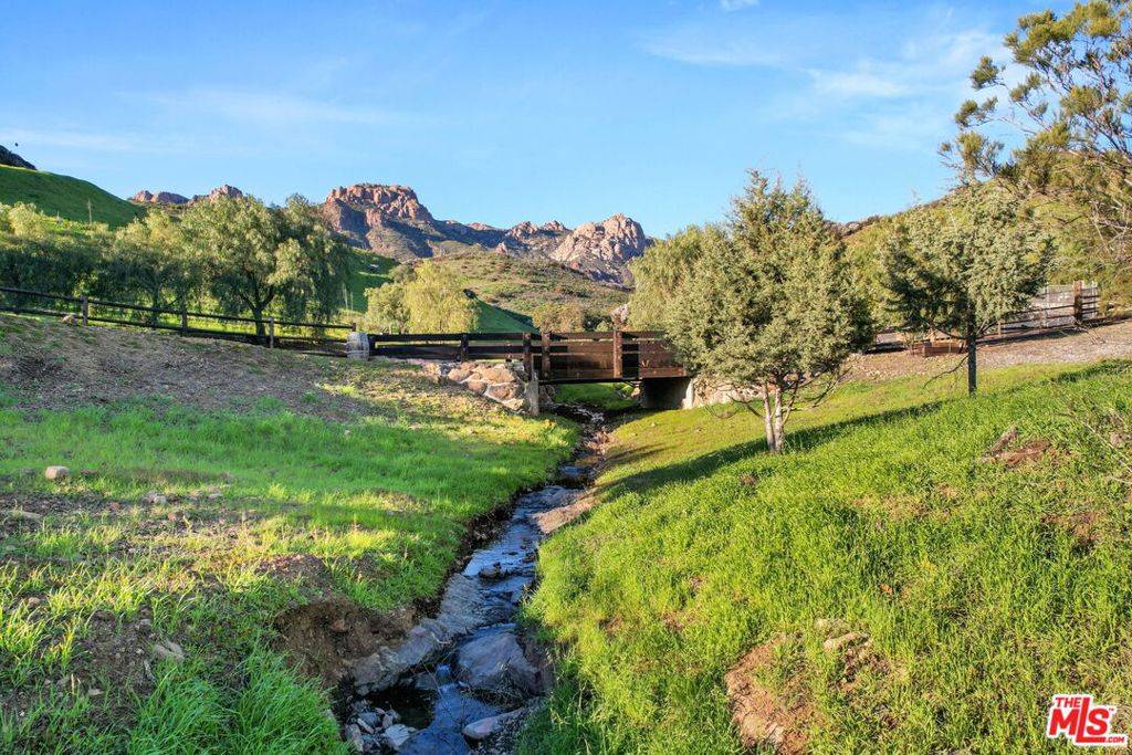 Malibu, CA 90265,12486 Yerba Buena RD