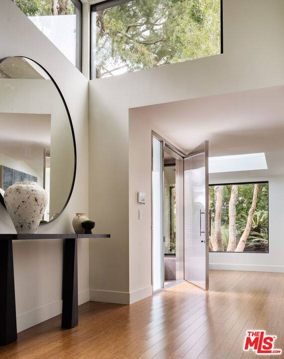 Beverly Hills, CA 90210,1575 Carla Ridge