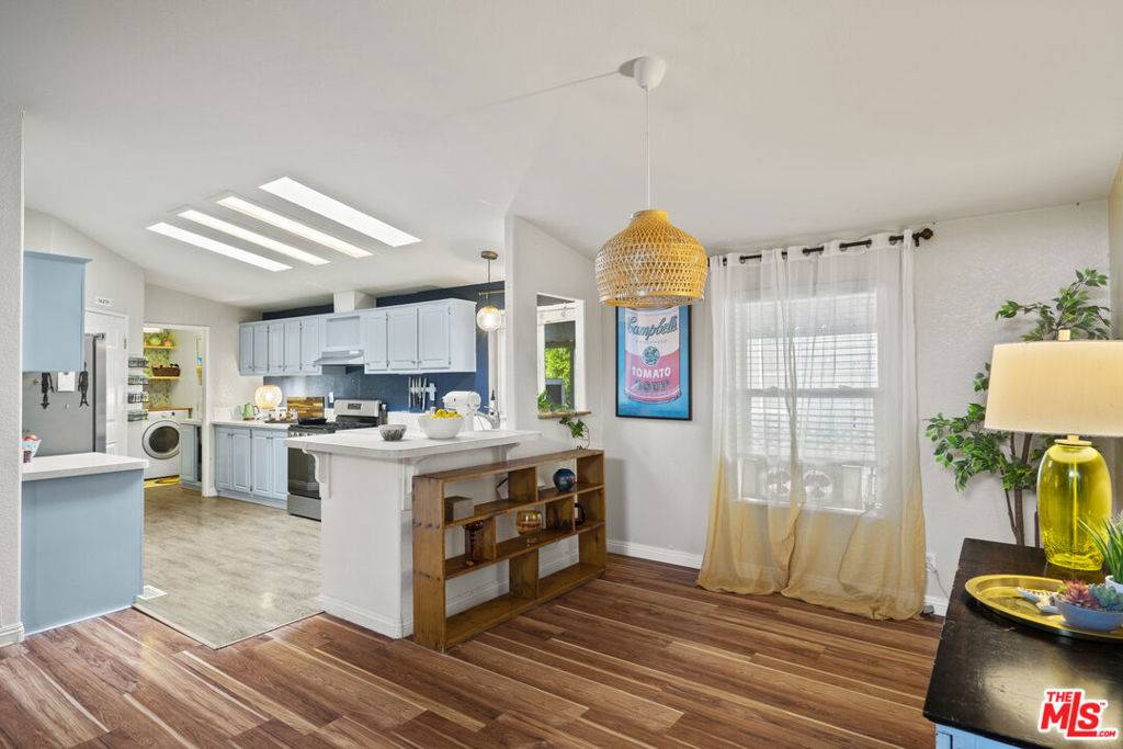 Topanga, CA 90290,196 Cherokee
