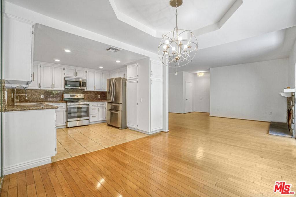 Sherman Oaks, CA 91401,5534 Sylmar AVE #5