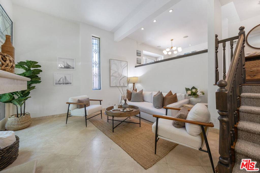 Marina Del Rey, CA 90292,13050 Mindanao WAY #8