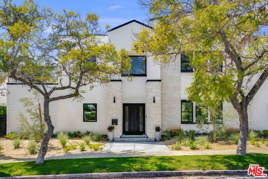 Los Angeles, CA 90024,1737 Warnall AVE