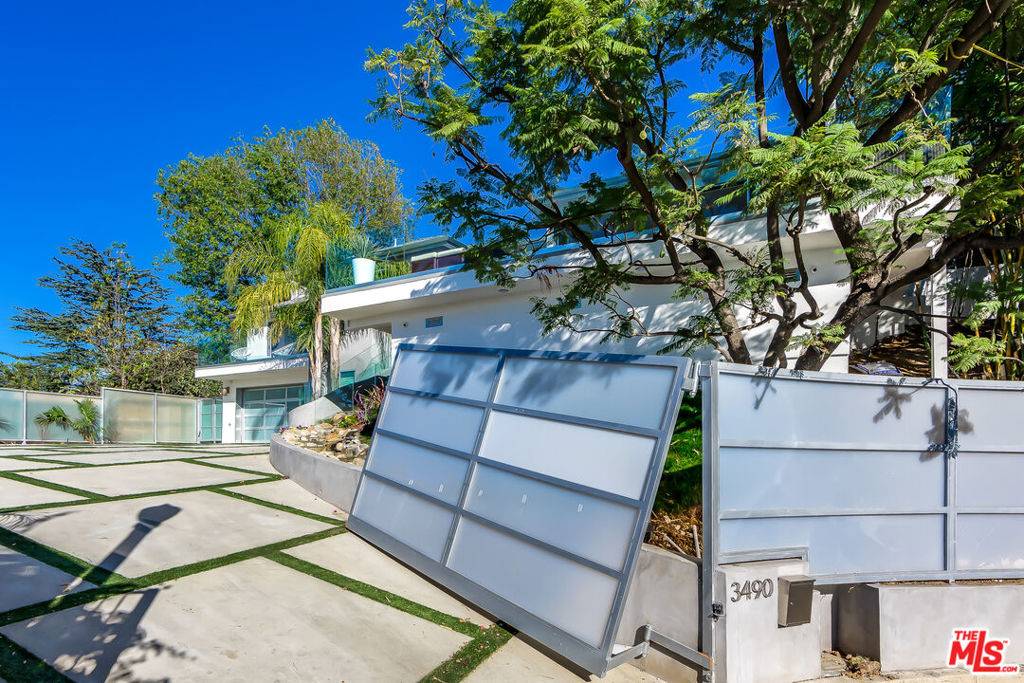 Los Angeles, CA 90068,3490 Wonder View PL