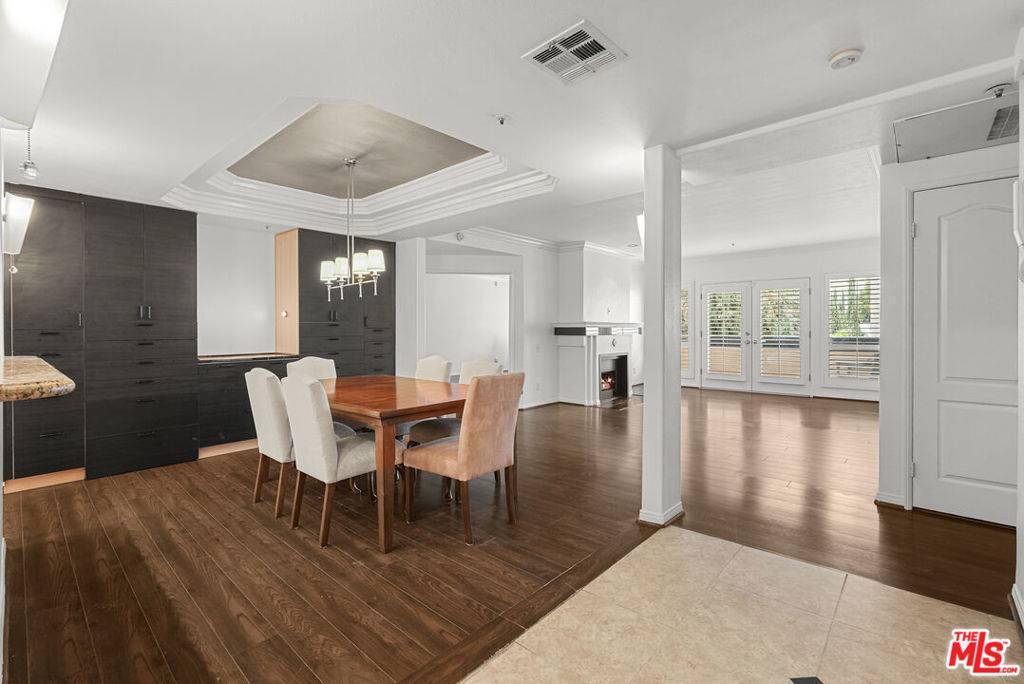 Encino, CA 91316,5224 Zelzah AVE #207