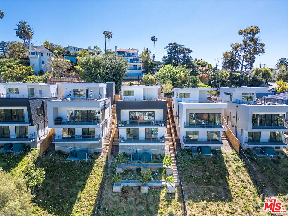 Los Angeles, CA 90026,1633 N Bruce CT