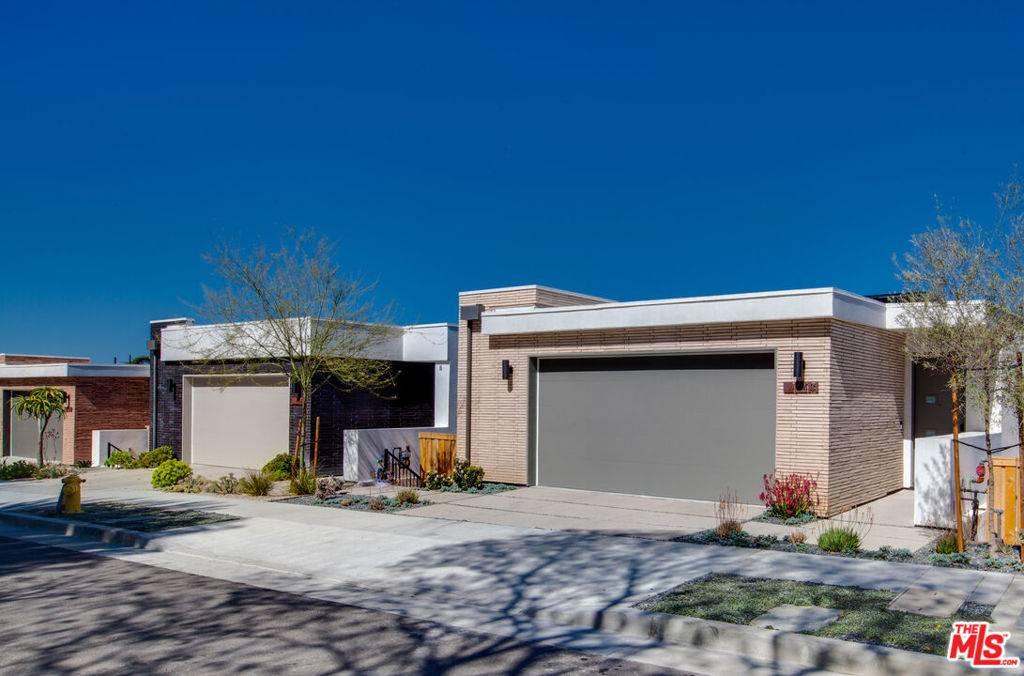 Los Angeles, CA 90026,1649 N Bruce CT