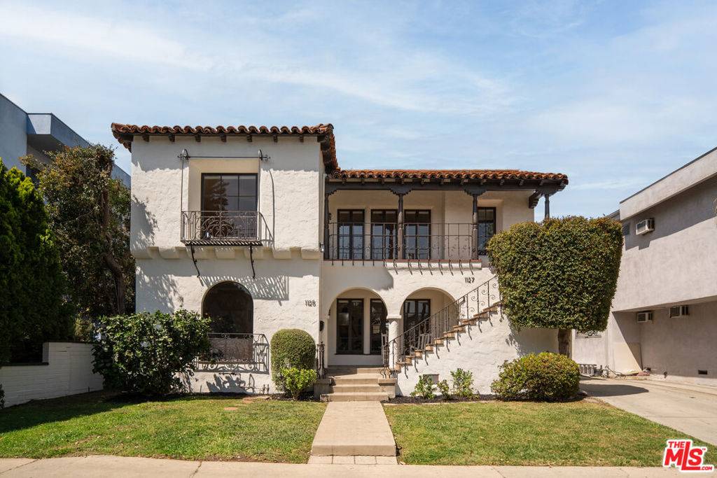 Los Angeles, CA 90035,1125 S Oakhurst DR