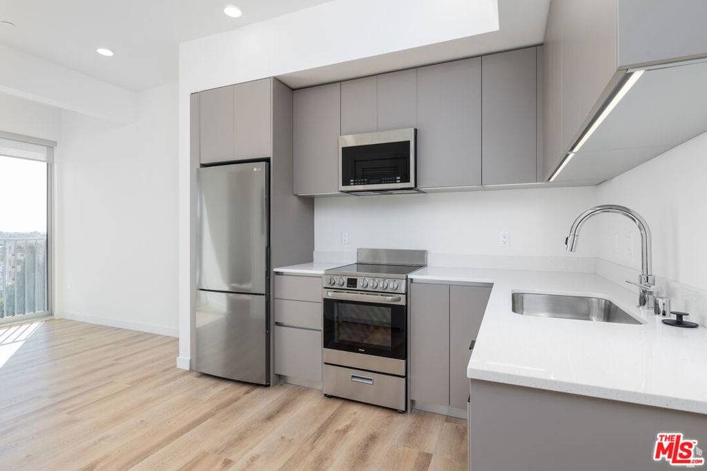 Los Angeles, CA 90025,1814 Federal AVE #502