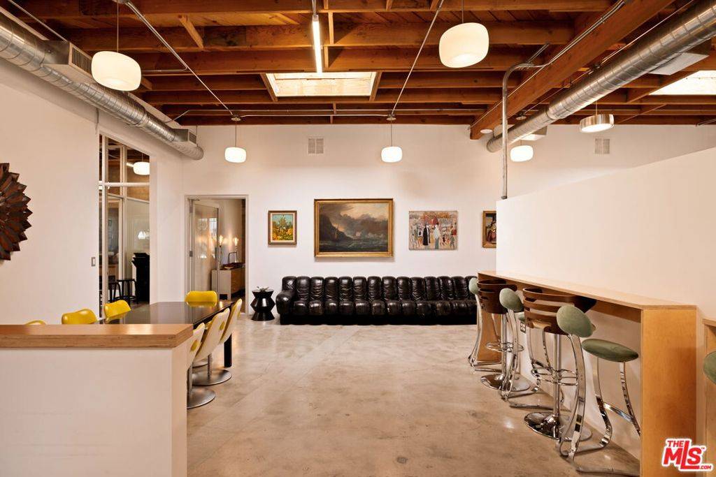 Los Angeles, CA 90016,5458 W Washington BLVD