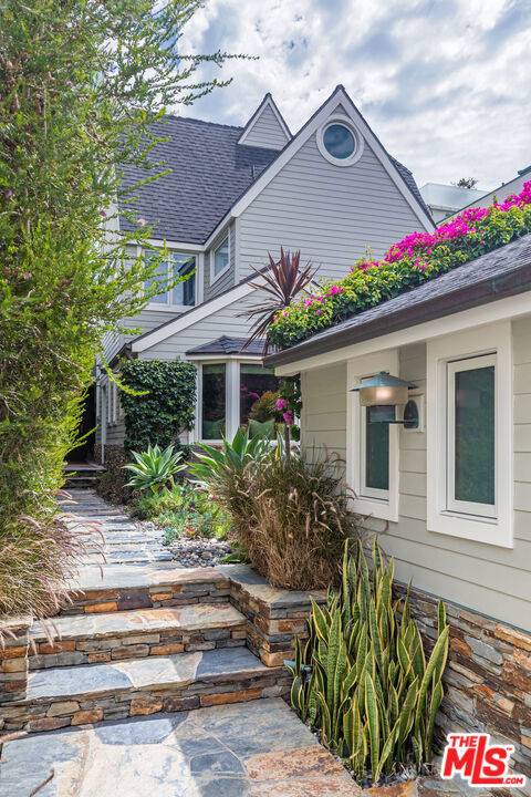 Malibu, CA 90265,23416 Malibu Colony RD #100