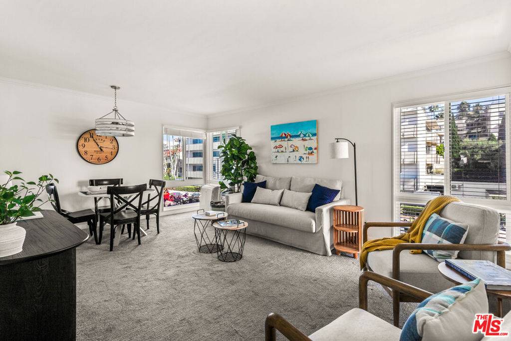 La Jolla, CA 92037,457 Coast BLVD #403
