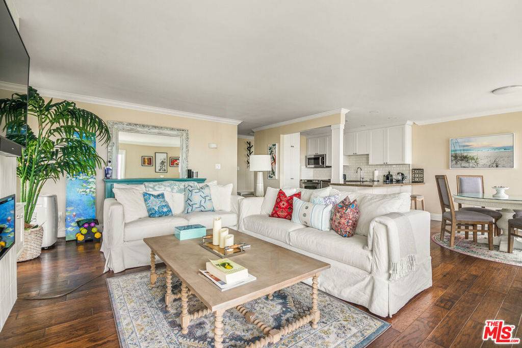 La Jolla, CA 92037,245 Coast BLVD #A2