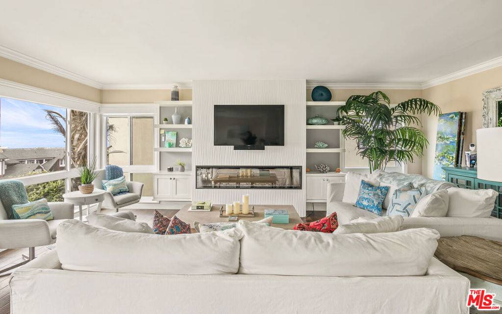 La Jolla, CA 92037,245 Coast BLVD #A2