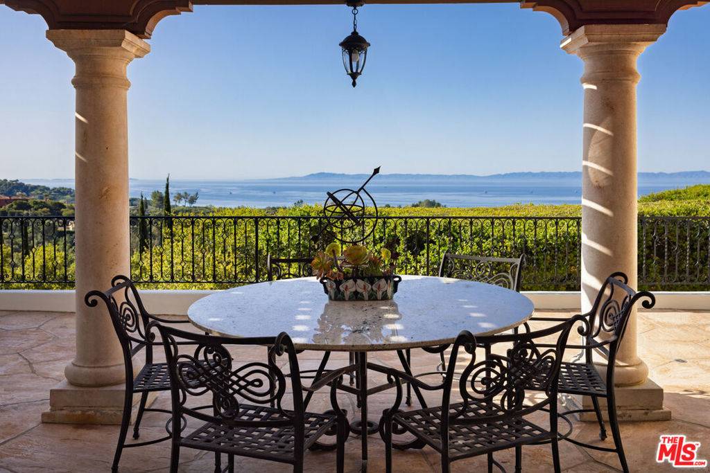 Santa Barbara, CA 93108,1060 Ladera LN