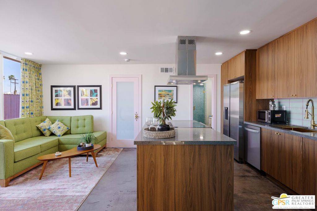 Palm Springs, CA 92264,1111 E Palm Canyon DR #103