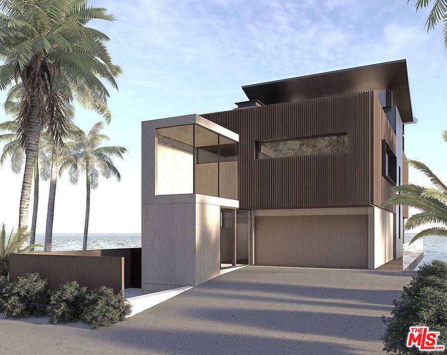Malibu, CA 90265,21558 Pacific Coast HWY