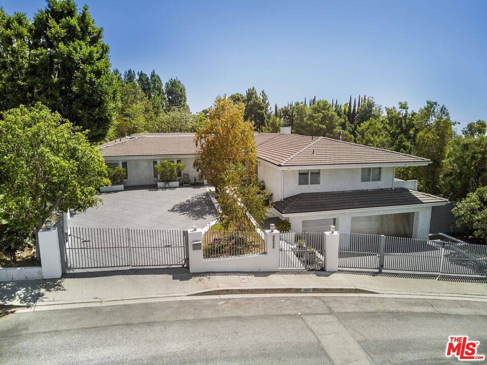 Beverly Hills, CA 90210,9626 Highridge DR