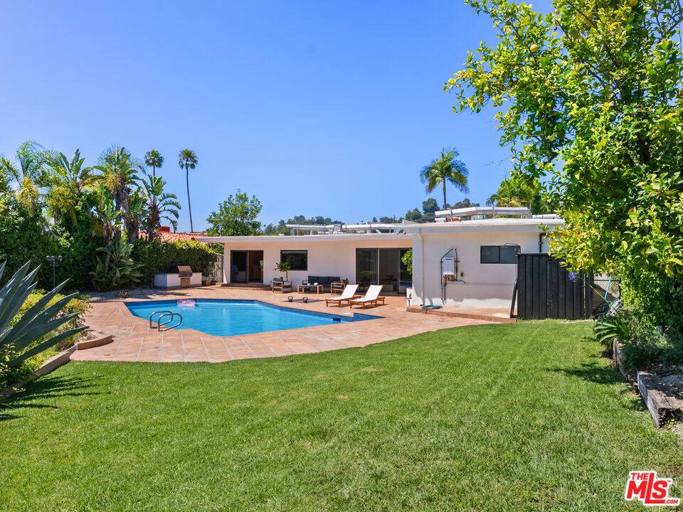 Beverly Hills, CA 90210,9606 Arby DR