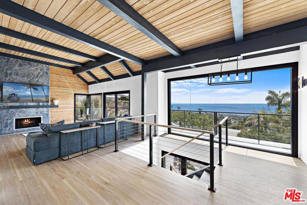 Laguna Beach, CA 92651,866 Coast View DR