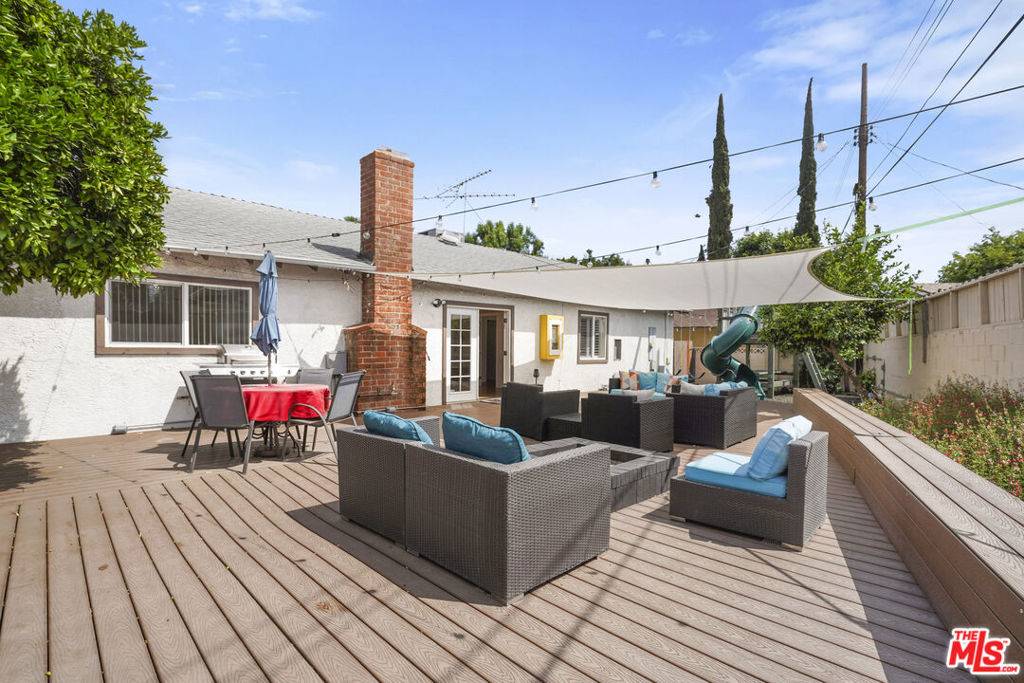 West Hills, CA 91307,7017 Vicky AVE