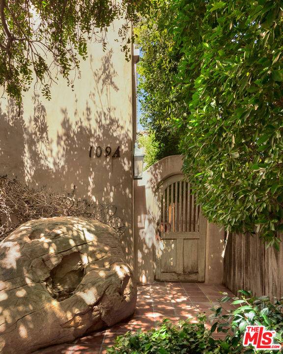 Malibu, CA 90265,23349 Malibu Colony RD #109a