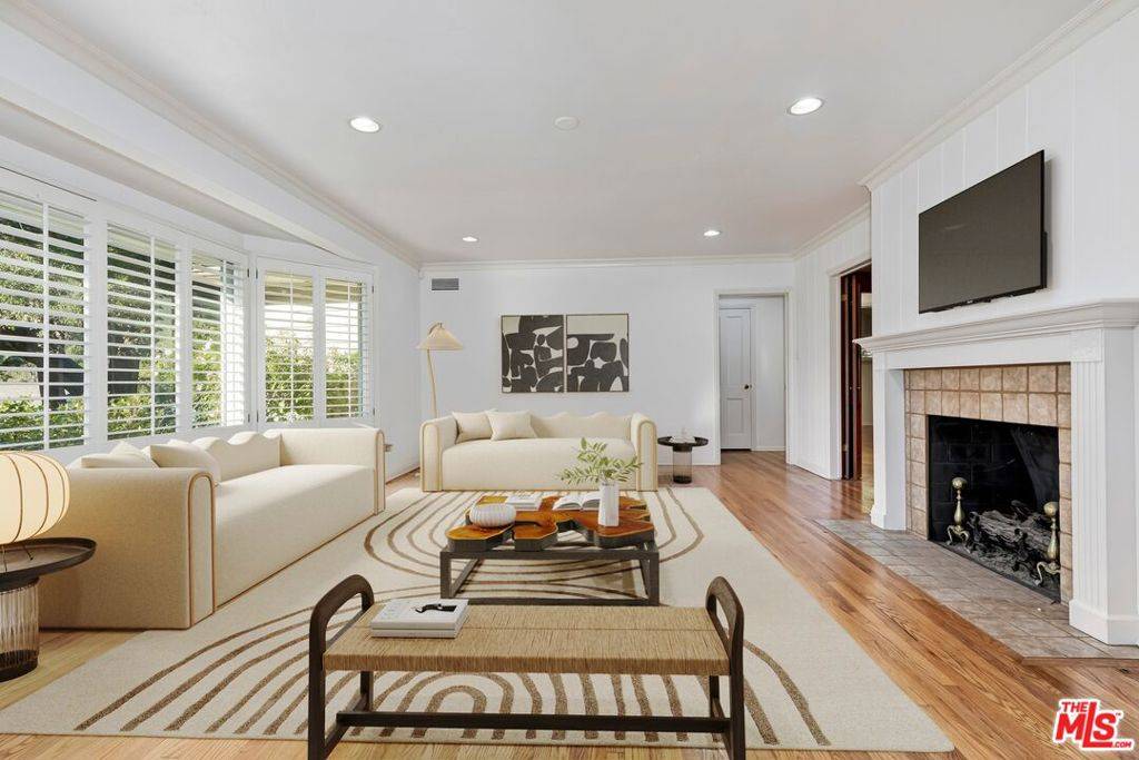 Sherman Oaks, CA 91403,3924 Woodfield DR