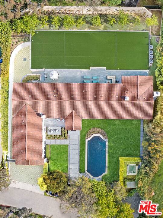 Los Angeles, CA 90077,10472 Revuelta WAY