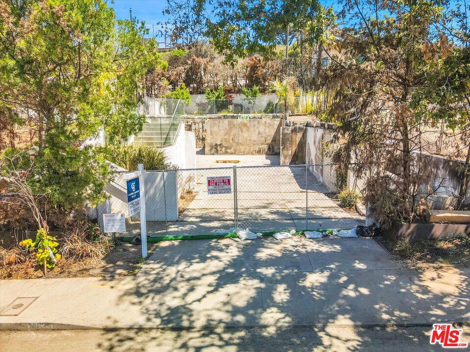 Pacific Palisades, CA 90272,14635 Whitfield AVE