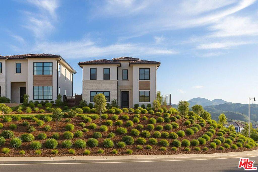 Porter Ranch, CA 91326,20668 W Hummingbird CT