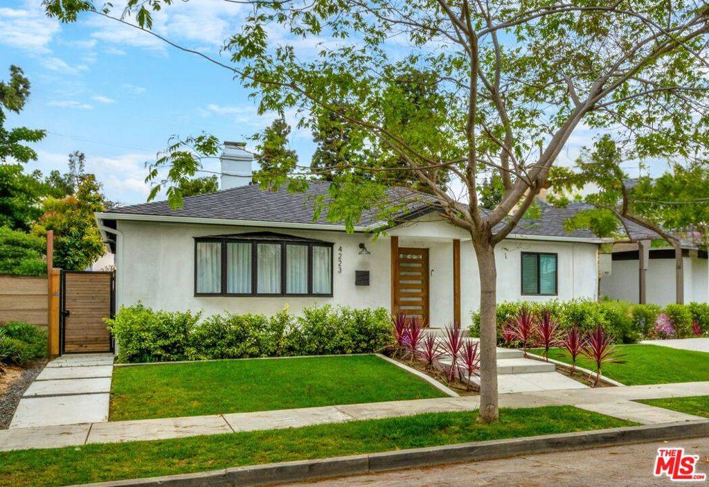 Los Angeles, CA 90008,4223 Edgehill DR