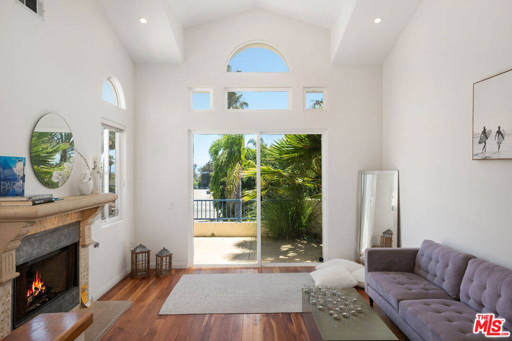 Malibu, CA 90265,6455 Zuma View PL #117