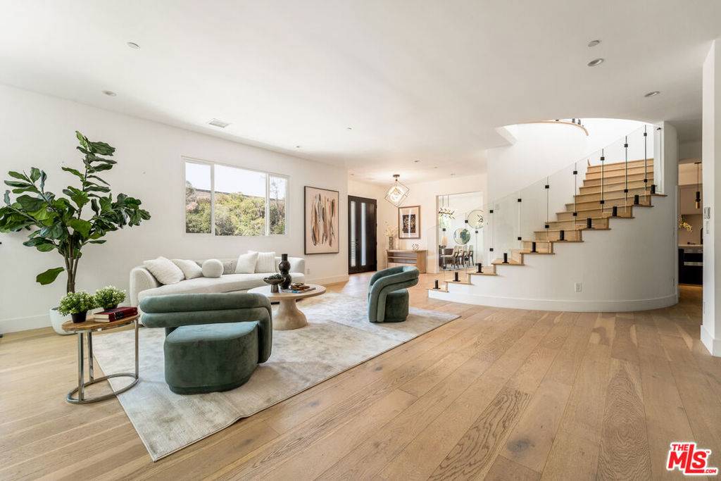 Glendale, CA 91206,350 Mount Carmel Dr