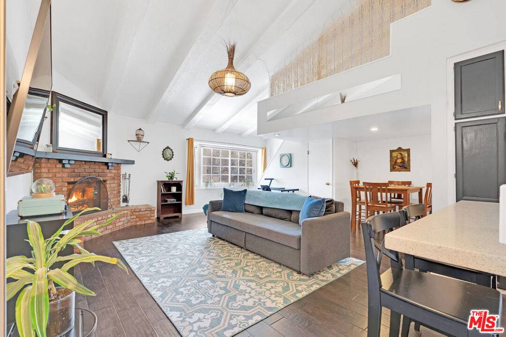 Valley Village, CA 91607,4633 Ben AVE #4