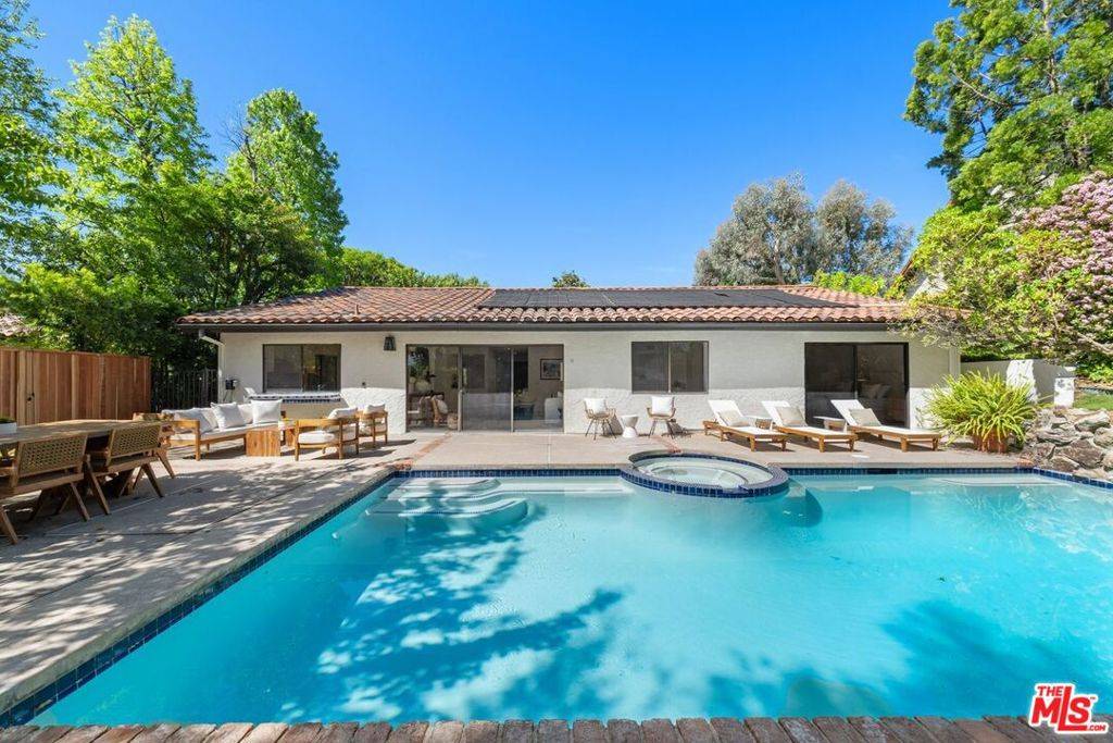 Los Angeles, CA 90077,3018 Nicada DR