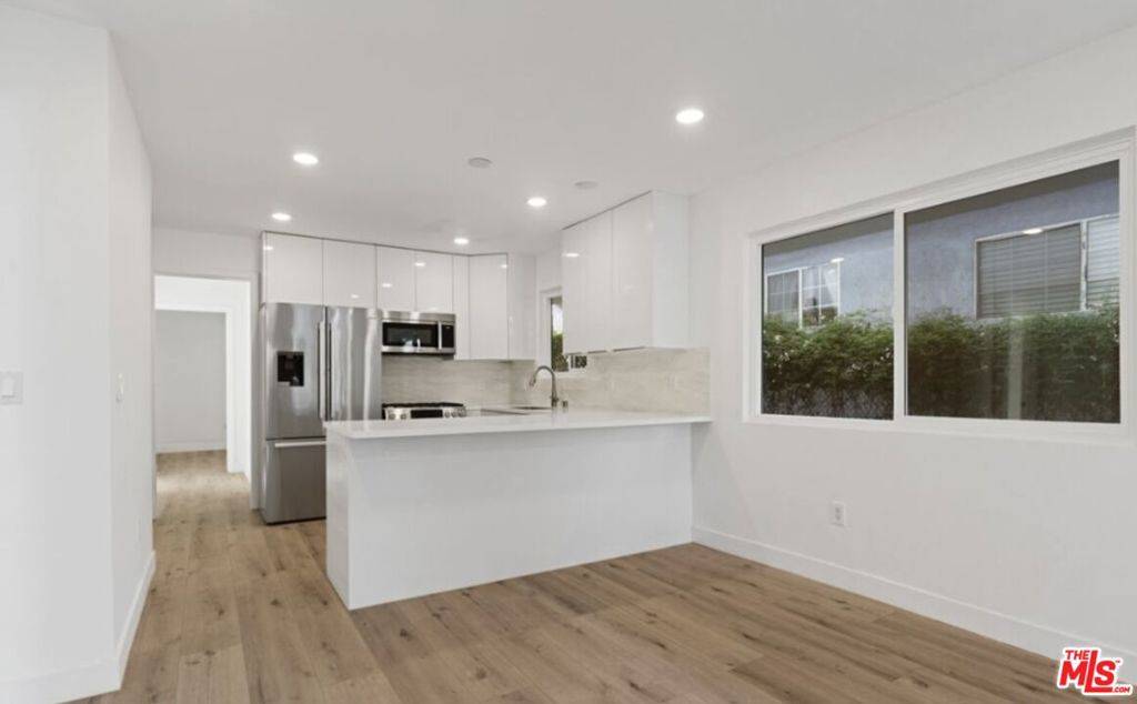 Venice, CA 90291,1025 Pleasantview AVE #A