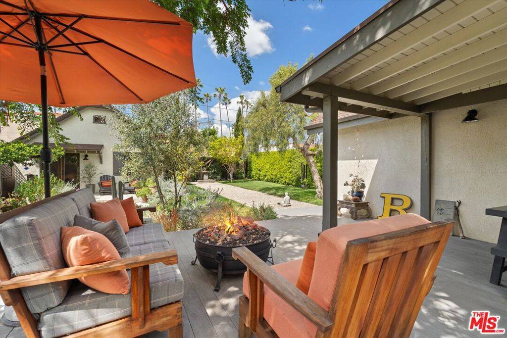 Los Angeles, CA 90043,5323 S Harcourt AVE