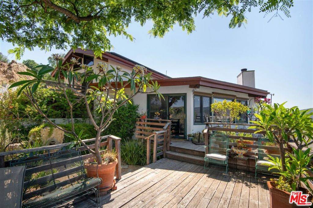 Topanga, CA 90290,2733 Halsey RD